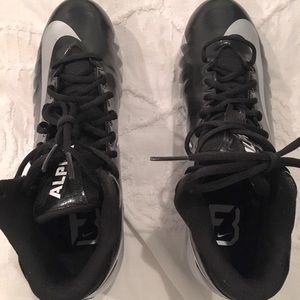Men’s Nike Alphamax black and silver football cleats NWOB